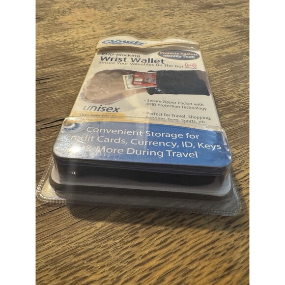 Clöudz RFID-Blocking Travel Wrist Wallet Protects Against Identity Theft  Black - Picture 2 of 6